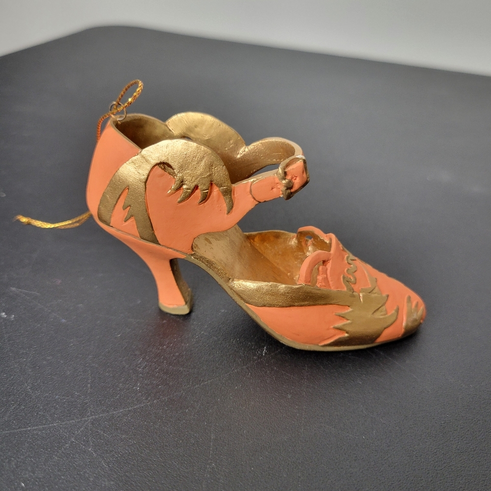 Metropolitan Museum Of Art Heel Ornament